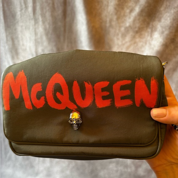 ALEXANDER MCQUEEN LOGO NYLON SKULL CROSSBODY BAG W/SILVER CHAIN, KHAKI GREEN - Picture 13 of 15